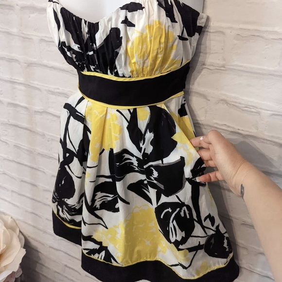 Sweetheart neckline floral dress - Picture 4 of 4